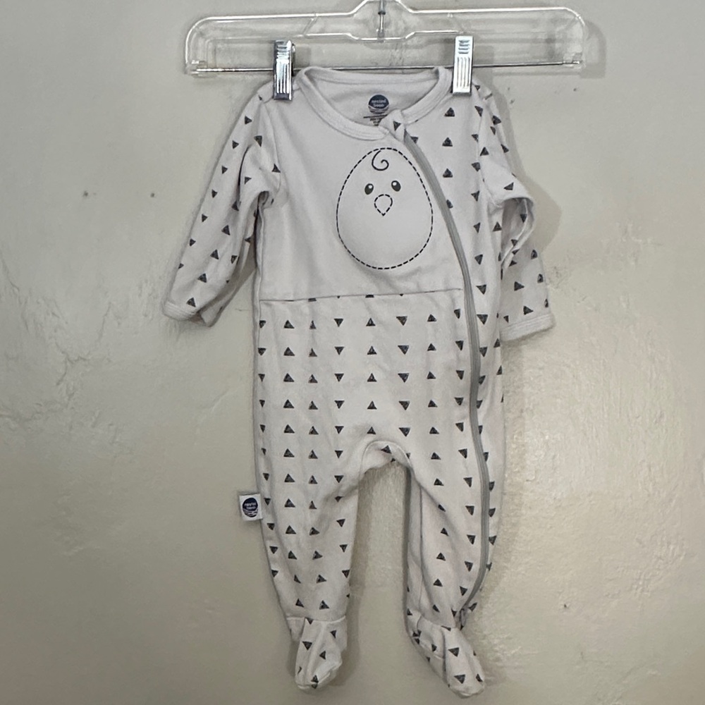 Nested Bean White Footie with Triangle Pattern